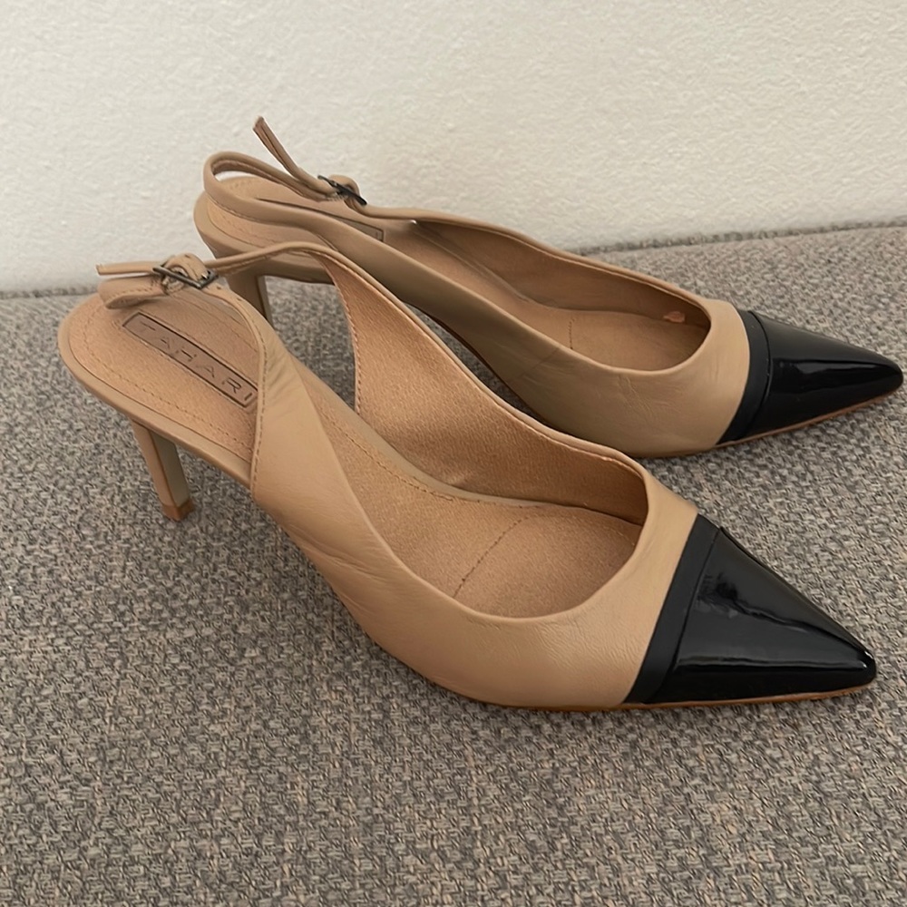Tahari slingback spectator pumps size 9 tan/black